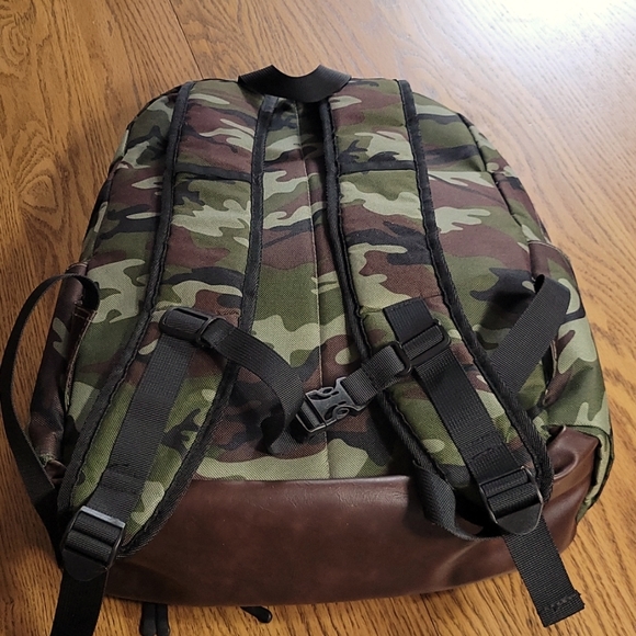 Camo Rager Backpack - Picture 7 of 11